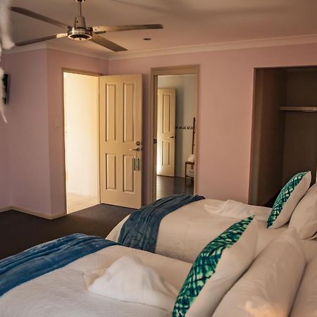 Beach Escape Magnesium Pool Dog Happy Gc Airport Apartment Gold Coast Exterior photo